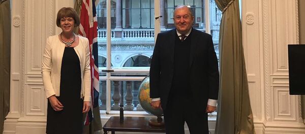 Президент Армении Армен Саркисян встретился с британским министром по делам европейского соседства и Америки Уэнди Мортон (10 сентября 2020). Лондон - Sputnik Արմենիա