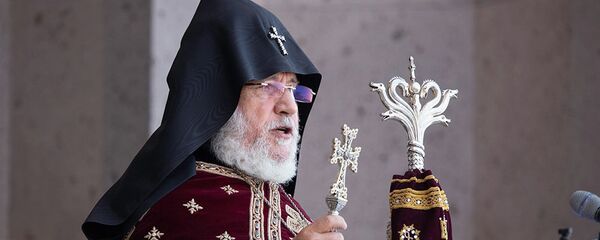 В Первопрестольном Святом Эчмиадзине совершен обряд благословения работников образования (11 сентября 2020). Эчмиадзин - Sputnik Армения