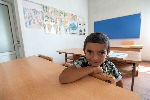 Երբ դասընկեր ունենալը երազանք է. Շաղիկում ուսումնական տարին մեկ աշակերտով կսկսեն Երբ դասընկեր ունենալը երազանք է. Շաղիկում ուսումնական տարին մեկ աշակերտով կսկսեն - Sputnik Արմենիա