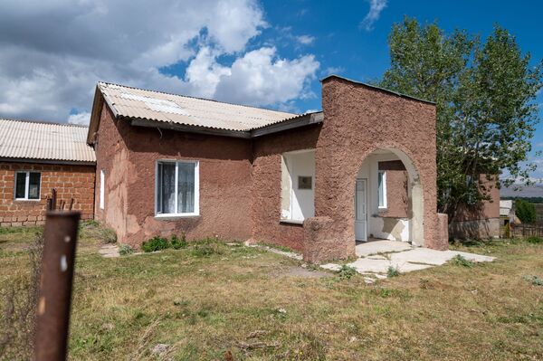 Երբ դասընկեր ունենալը երազանք է. Շաղիկում ուսումնական տարին մեկ աշակերտով կսկսեն Երբ դասընկեր ունենալը երազանք է. Շաղիկում ուսումնական տարին մեկ աշակերտով կսկսեն - Sputnik Արմենիա