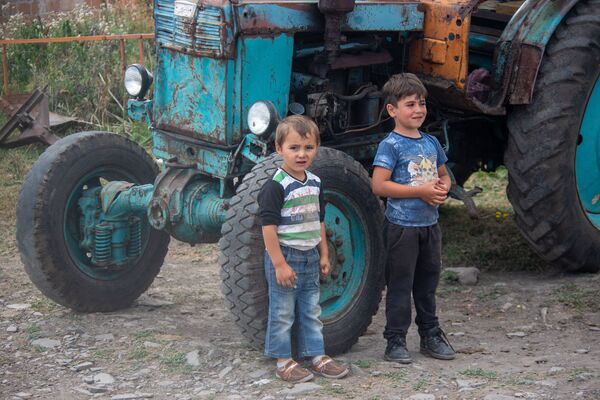 Երբ դասընկեր ունենալը երազանք է. Շաղիկում ուսումնական տարին մեկ աշակերտով կսկսեն Երբ դասընկեր ունենալը երազանք է. Շաղիկում ուսումնական տարին մեկ աշակերտով կսկսեն - Sputnik Արմենիա