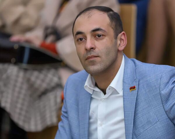 Заменит Санасаряна: Пашинян назначил нового замглавы Контрольной службы - Sputnik Армения