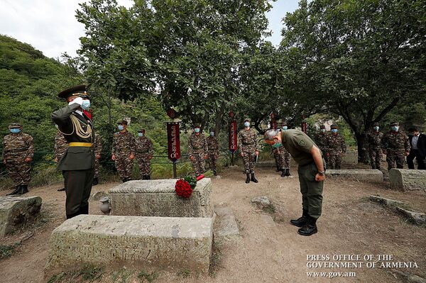 Խնձորեսկում Սպարապետի օրն են նշում. ներկա է նաև Նիկոլ Փաշինյանը Խնձորեսկում Սպարապետի օրն են նշում. ներկա է նաև Նիկոլ Փաշինյանը - Sputnik Արմենիա