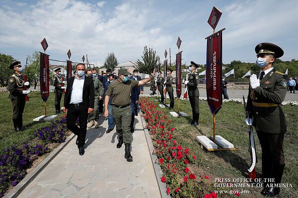 Խնձորեսկում Սպարապետի օրն են նշում. ներկա է նաև Նիկոլ Փաշինյանը Խնձորեսկում Սպարապետի օրն են նշում. ներկա է նաև Նիկոլ Փաշինյանը - Sputnik Արմենիա