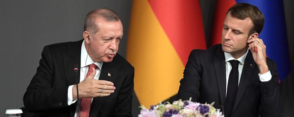 Реджеп Тайип Эрдоган и президент Франции Эммануэль Макрон  - Sputnik Արմենիա