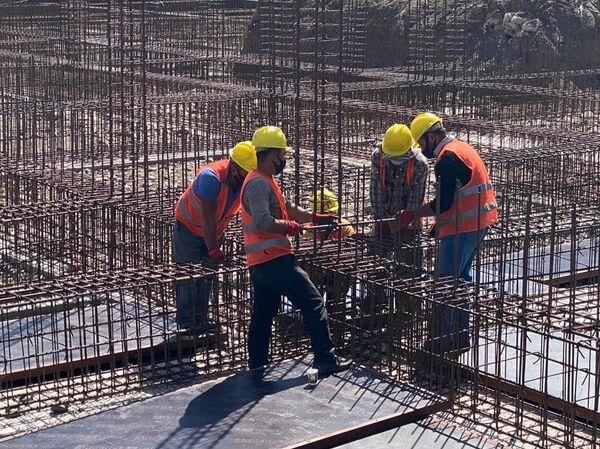 Арсен Торосян ознакомился со строительством медцентра в Мартуни - Sputnik Армения