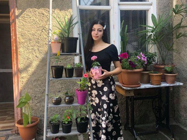 «Խոսող» ծաղիկներ Գյումրիից, կամ ինչպես 17-ամյա Անին բիզնես հիմնեց պանդեմիայի օրերին «Խոսող» ծաղիկներ Գյումրիից, կամ ինչպես 17-ամյա Անին բիզնես հիմնեց պանդեմիայի օրերին - Sputnik Արմենիա