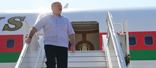 Президент Белоруссии Александр Лукашенко в аэропорту Сочи (14 сентября 2020). Сочи - Sputnik Армения