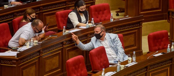 Депутаты от фракции Процветающая Армения на очередном заседании Национального собрания Армении (16 сентября 2020). Еревaн - Sputnik Армения