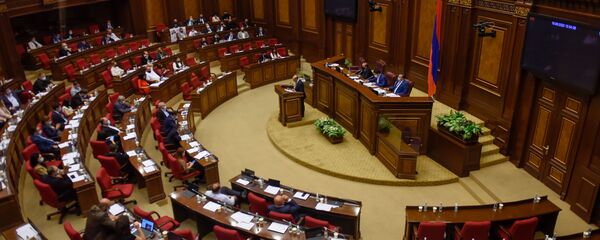 Выступление руководителя фракции Просвещенная Армения Эдмона Марукяна на очередном заседании Национального собрания Армении (16 сентября 2020). Еревaн - Sputnik Արմենիա