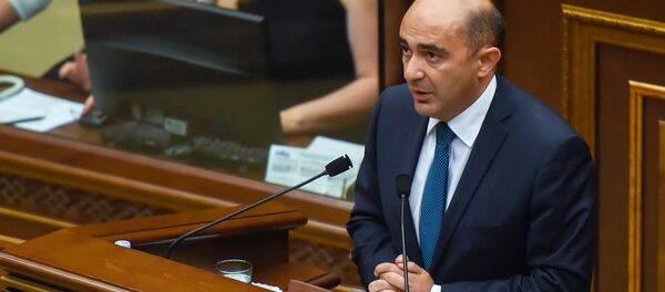Выступление руководителя фракции Просвещенная Армения Эдмона Марукяна на очередном заседании Национального собрания Армении (16 сентября 2020). Еревaн - Sputnik Армения