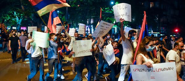 Шествие молодежного крыла АРФ Дашнакцутюн с требованием отставки министра ОНКС Араика Арутюняна (16 сентября 2020). Еревaн - Sputnik Արմենիա
