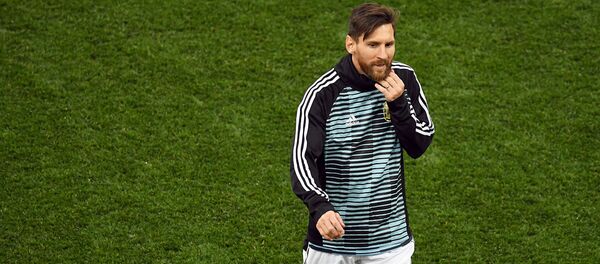 Капитан сборной Аргентины по футболу Лионель Месси на тренировке перед матчем против сборной Исландии (15 июня 2018). Москва Капитан сборной Аргентины по футболу Лионель Месси на тренировке перед матчем против сборной Исландии (15 июня 2018). Москва - Sputnik Армения