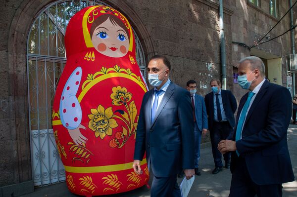 Մեր հարաբերությունները չի կարելի ի վերուստ տրված համարել. Երևանում ռուսական կենտրոն բացվեց Մեր հարաբերությունները չի կարելի ի վերուստ տրված համարել. Երևանում ռուսական կենտրոն բացվեց - Sputnik Արմենիա