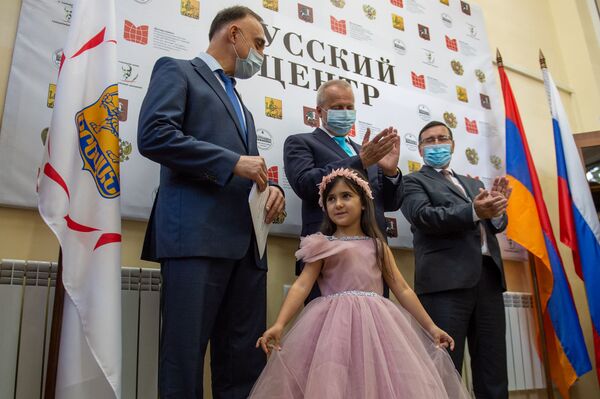 Մեր հարաբերությունները չի կարելի ի վերուստ տրված համարել. Երևանում ռուսական կենտրոն բացվեց Մեր հարաբերությունները չի կարելի ի վերուստ տրված համարել. Երևանում ռուսական կենտրոն բացվեց - Sputnik Արմենիա