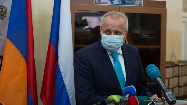 Посол РФ в Армении Сергей Копыркин на открытии Русского центра в Армении (18 сентября 2020). Еревaнна открытии Русского центра в Армении (18 сентября 2020). Еревaн - Sputnik Армения