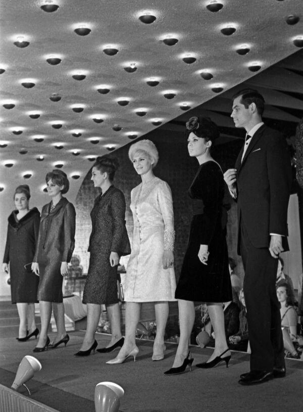 Участницы московского международного Конгресса моды в Москве, 1964  - Sputnik Армения