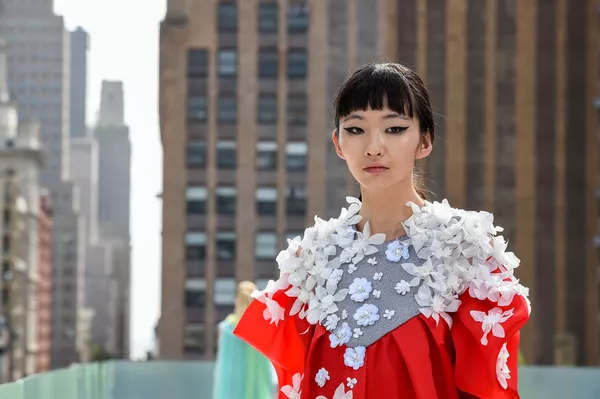 Показ коллекции дизайнера Elmadawy New York во время Flying Solo NYFW Show Показ коллекции дизайнера Elmadawy New York во время Flying Solo NYFW Show - Sputnik Армения