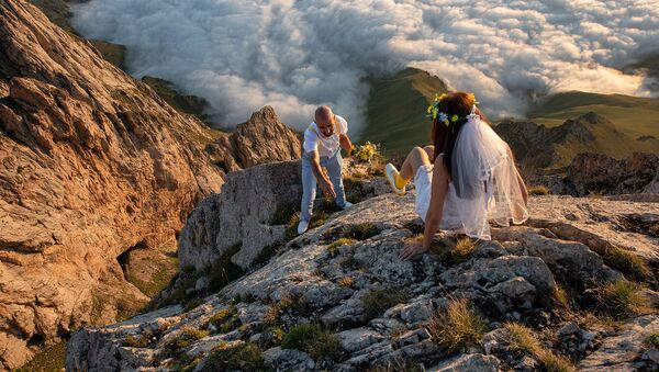 Свадебная фотография Геворга и Сьюне на горе Хуступ - Sputnik Արմենիա