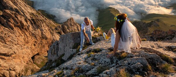 Свадебная фотография Геворга и Сьюне на горе Хуступ Свадебная фотография Геворга и Сьюне на горе Хуступ - Sputnik Արմենիա