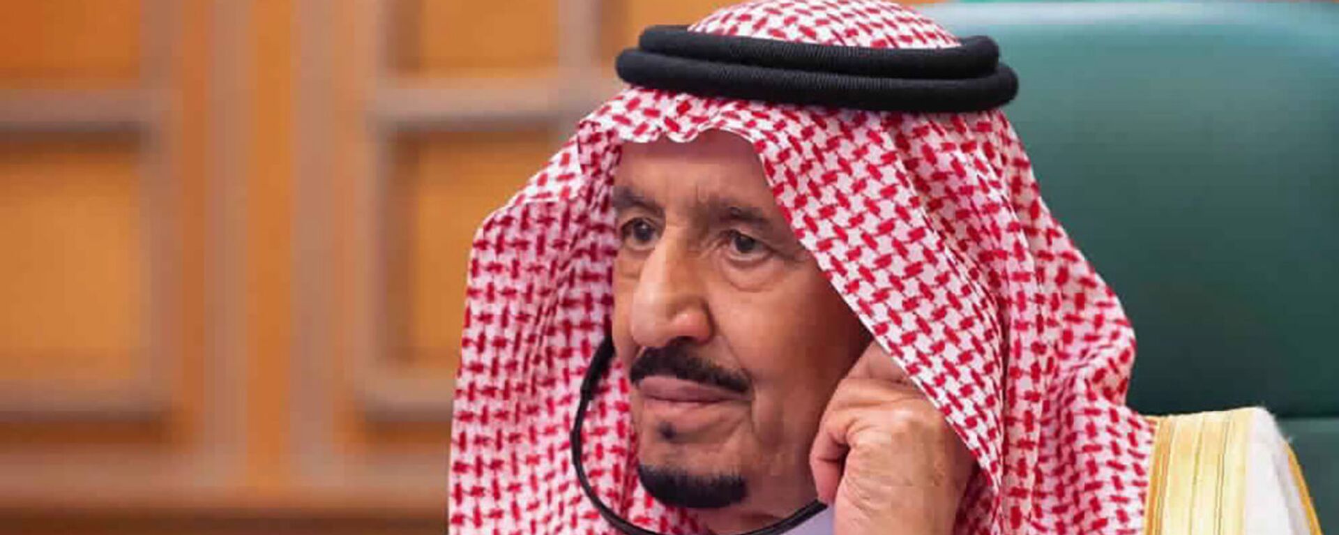Король Саудовской Аравии Салман возглавляет видеозвонок мировых лидеров из G20 из своего офиса в Эр-Рияде (6 марта 2020). Саудовская Аравия - Sputnik Армения, 1920, 21.09.2020