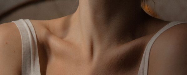 Женская шея - Sputnik Армения