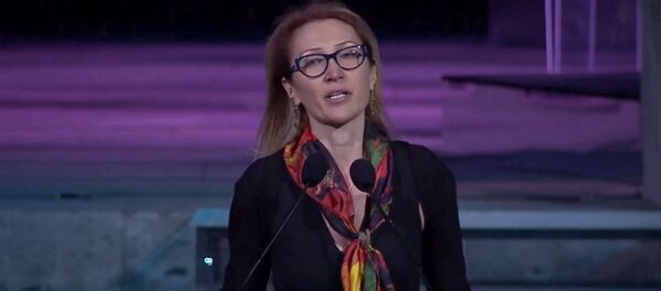 Мане Тандилян во время речи на церемонии награждения Герой нашего времени в храме Звартноц (21 сентября 2020). Еревaн - Sputnik Արմենիա