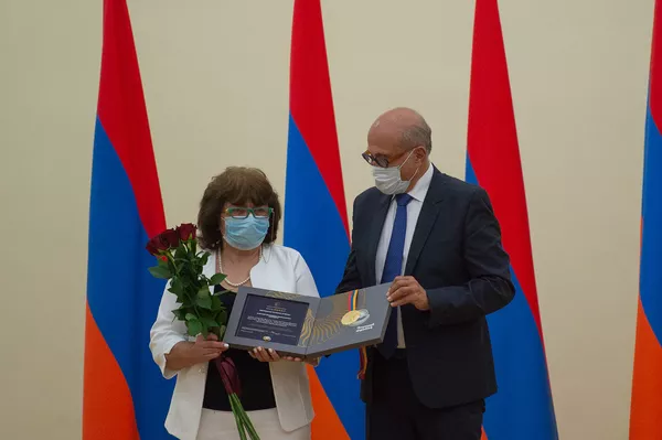 Церемония награждения победителей конкурса Bogossian Prize (22 сентября 2020). Еревaн Церемония награждения победителей конкурса Bogossian Prize (22 сентября 2020). Еревaн - Sputnik Армения