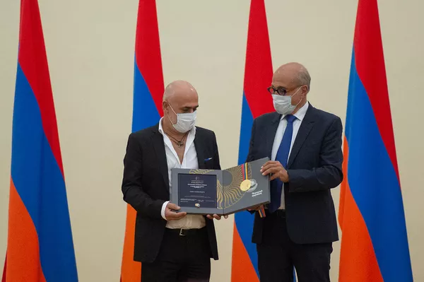 Церемония награждения победителей конкурса Bogossian Prize (22 сентября 2020). Еревaн Церемония награждения победителей конкурса Bogossian Prize (22 сентября 2020). Еревaн - Sputnik Армения