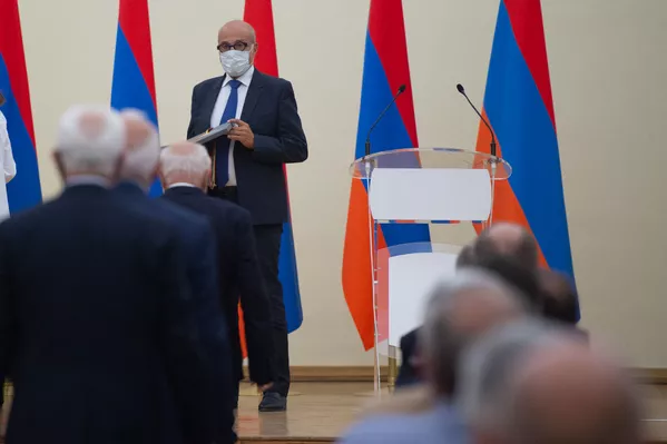 Церемония награждения победителей конкурса Bogossian Prize (22 сентября 2020). Еревaн Церемония награждения победителей конкурса Bogossian Prize (22 сентября 2020). Еревaн - Sputnik Армения