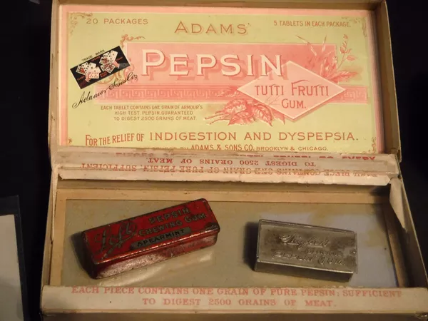 Жевательная резинка Adams Pepsin Tutti Frutti Gum в музее, 2016 год Жевательная резинка Adams Pepsin Tutti Frutti Gum в музее, 2016 год - Sputnik Армения