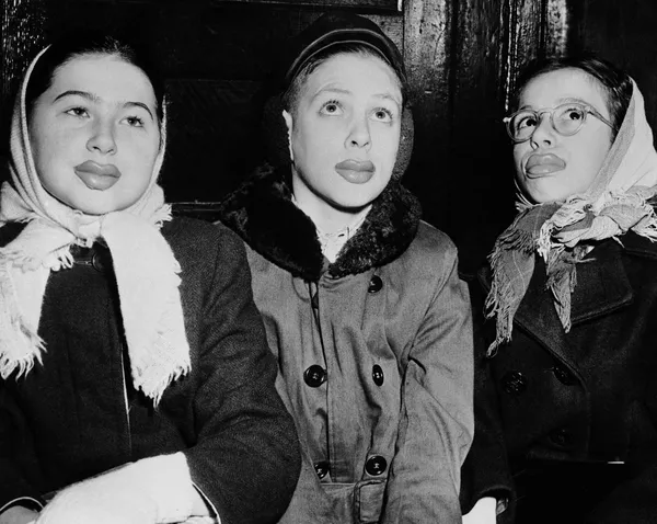 Искусственные губы из жевательной резинки, США, 1947 год Искусственные губы из жевательной резинки, США, 1947 год - Sputnik Армения
