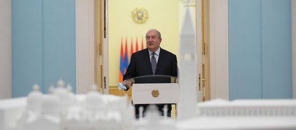 Под эгидой Президентов Армении и Италии в резиденции президента Армена Саркисяна открылась выставка выдающихся произведений итальянского искусства (24 сентября 2020). Ереван - Sputnik Армения