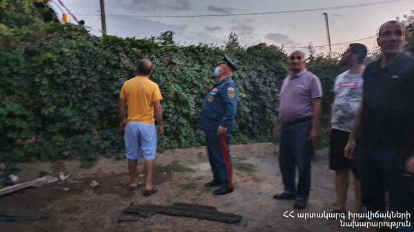 Պտղունք գյուղի տներից մեկում հրդեհ է բռնկվել. դեպքի վայրում է ԱԻ նախարարը. լուսանկարներ - Sputnik Արմենիա