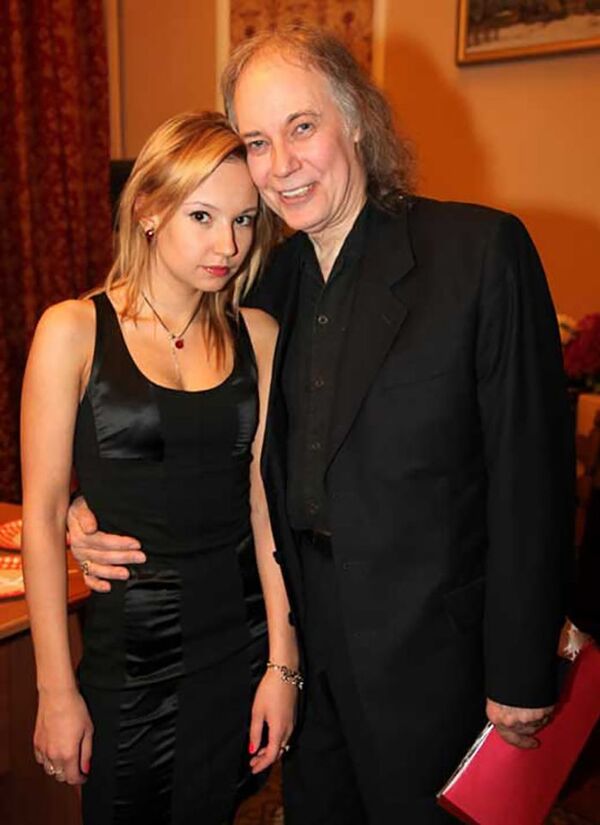 Жизнерадостная и периодически взбалмошная: что известно о погибшей дочери Конкина - Sputnik Армения