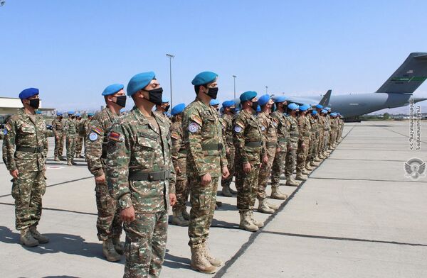 Очередная группа армянских миротворцев завершила миссию в Афганистане - трогательное фото Очередная группа армянских миротворцев завершила миссию в Афганистане - трогательное фото - Sputnik Армения