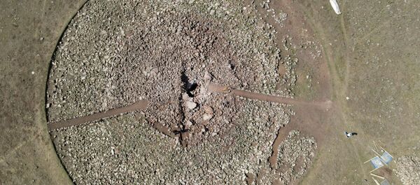 Могильный курган в Сюникской области Армении - Sputnik Армения