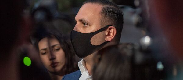 Адвокат Ерем Саркисян у зала суда, где проходило слушание по делу Гагика Царукяна (25 сентября 2020). Еревaн Адвокат Ерем Саркисян у зала суда, где проходило слушание по делу Гагика Царукяна (25 сентября 2020). Еревaн - Sputnik Արմենիա