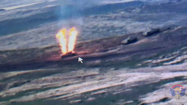 Армия Обороны Карабаха опубликовала фотографии сбитой военной техники Азербайджана - Sputnik Армения
