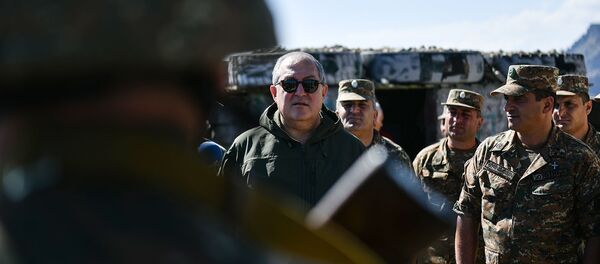 Президент Армен Саркисян посетил армяно-азербайджанскую границу (5 июля 2019). Сюник - Sputnik Արմենիա