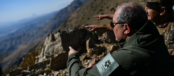 Президент Армен Саркисян посетил армяно-азербайджанскую границу (5 июля 2019). Сюник - Sputnik Армения