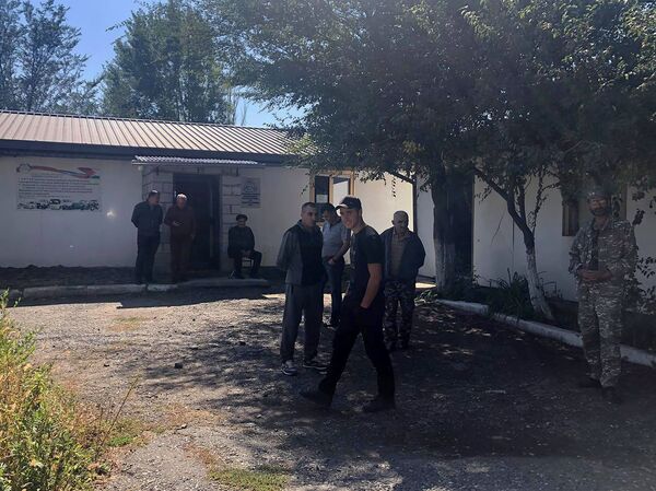 Շիրակցին արցախցու կողքին է. կամավորագրվում են նաև Ապրիլյան պատերազմի զոհերի ծնողները - Sputnik Արմենիա