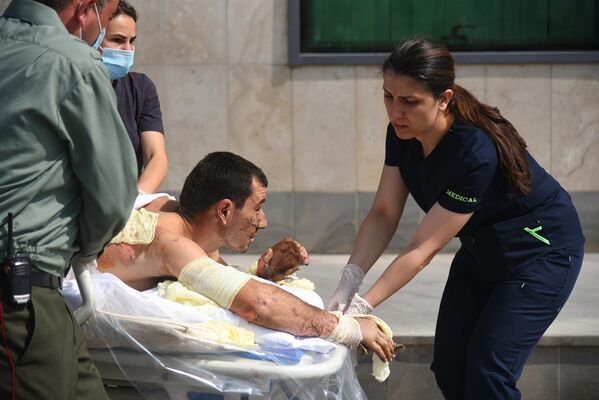 Раненное гражданское население в больницах Карабаха - Sputnik Армения