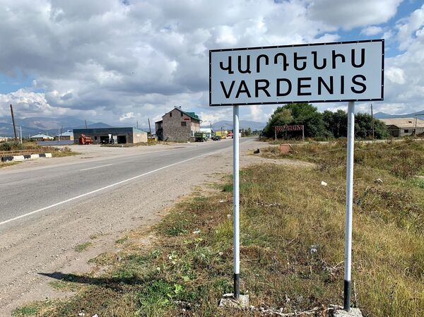 Дорога Сотк-Карвачар открыта только для военной техники: что происходит в армянских селах  - Sputnik Армения