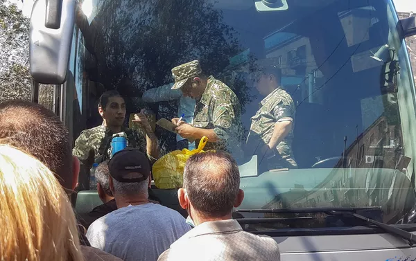 Запись добровольцев для отправки на фронт в военкомате (28 сентября 2020). Еревaн - Sputnik Армения