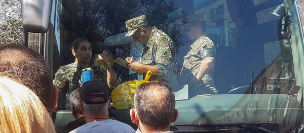 Запись добровольцев для отправки на фронт в военкомате (28 сентября 2020). Еревaн - Sputnik Արմենիա