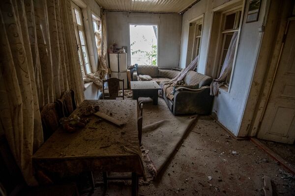 Ադրբեջանի ԶՈւ–ի թիրախ դարձած Մարտունին «Գրադից» հետո. լուսանկարներ, տեսանյութ - Sputnik Արմենիա