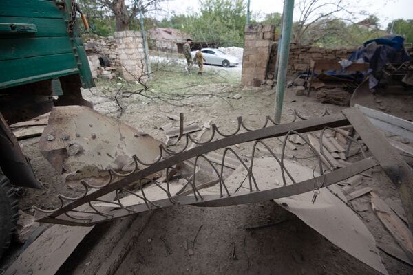 Раненый Мартуни: репортаж из города, в котором погибли женщина и ребенок - Sputnik Армения