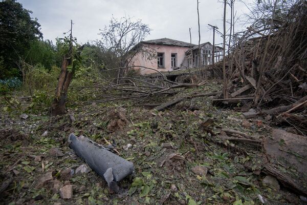 Раненый Мартуни: репортаж из города, в котором погибли женщина и ребенок - Sputnik Армения