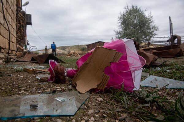 Раненый Мартуни: репортаж из города, в котором погибли женщина и ребенок - Sputnik Армения